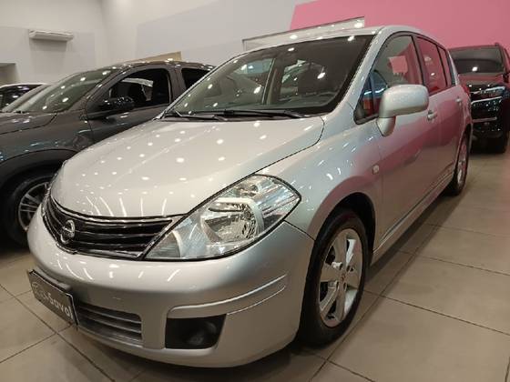 NISSAN TIIDA 1.8 SL 16V FLEX 4P AUTOMÁTICO NISSAN TIIDA 1.8 SL 16V FLEX 4P AUTOMÁTICO